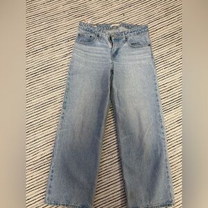 Levi’s low loose light blue jeans size 27